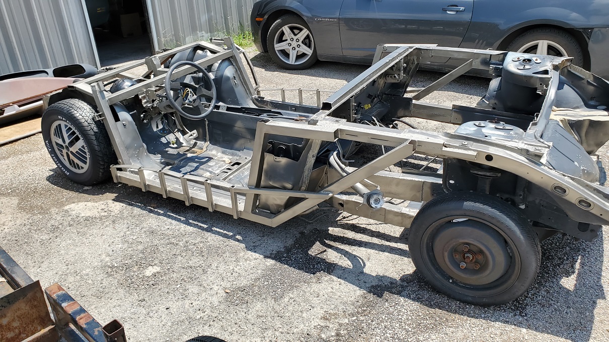 FOR SALE: Selling this Pontiac Fiero chassis roller, no engine and no trans...